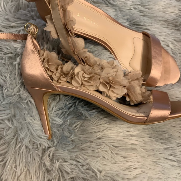 Heels - Picture 2 of 2